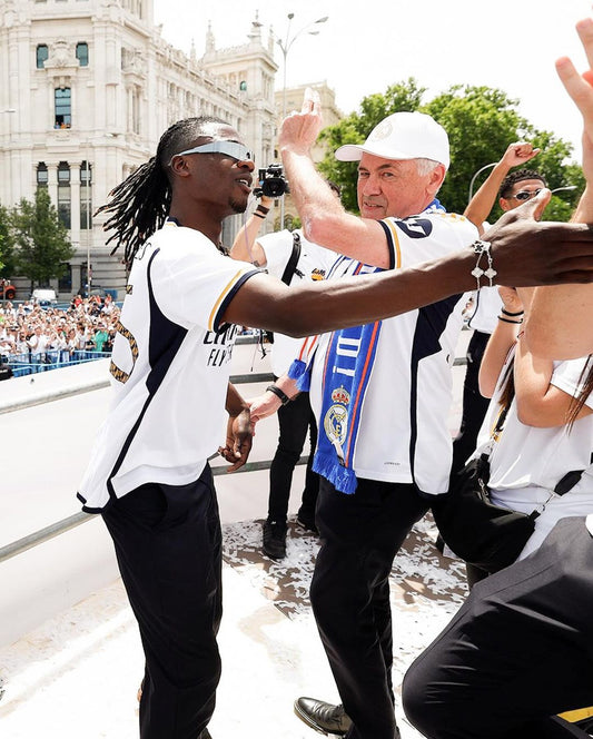 Eduardo-Camavinga-Célèbre-en-Style-Découvrez-les-Lunettes-de-Soleil-Solar-Vision-qui-Font-Fureur-au-Real-Madrid Solar Vision